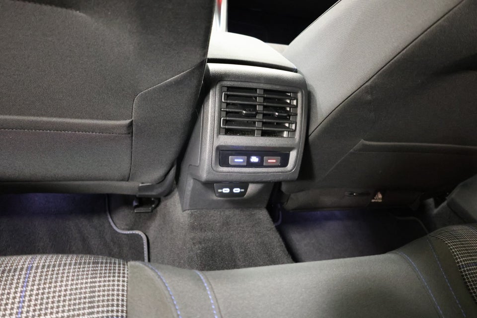 VW Golf VIII 1,4 GTE DSG 5d