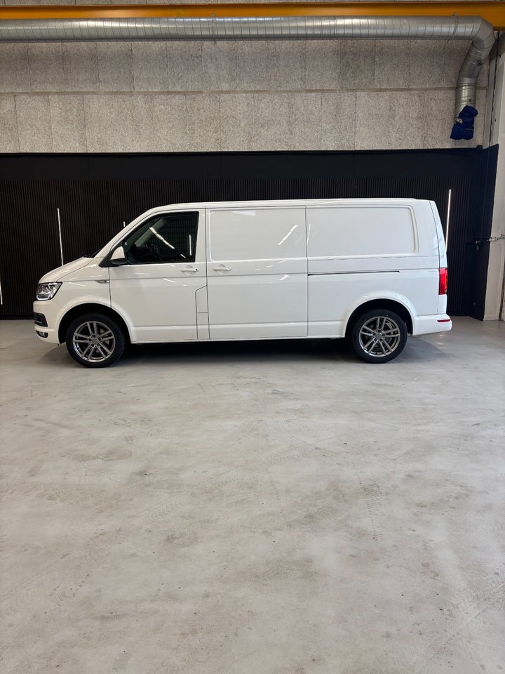 VW Transporter 2,0 TDi 150 Kassevogn DSG lang