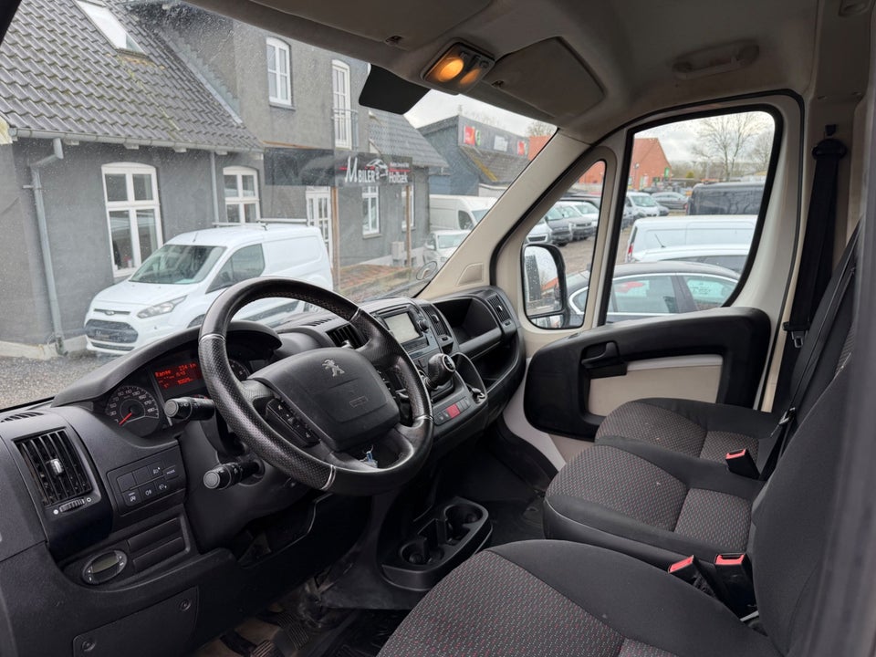 Peugeot Boxer 335 2,0 BlueHDi 163 L2H2 Premium