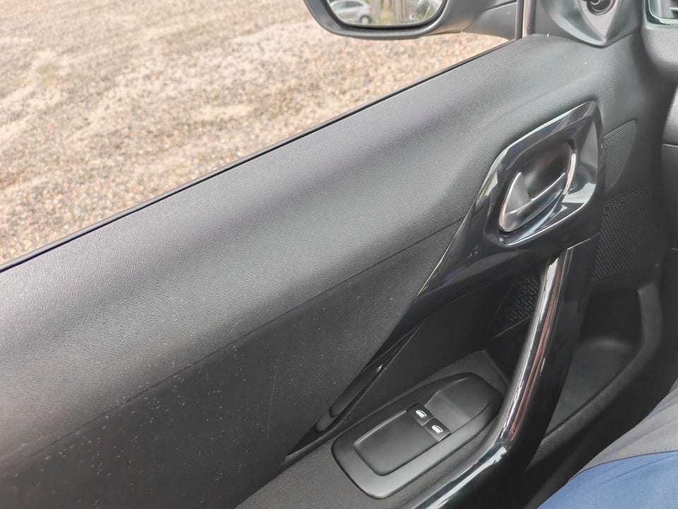 Peugeot 208 1,0 VTi Access Air 5d