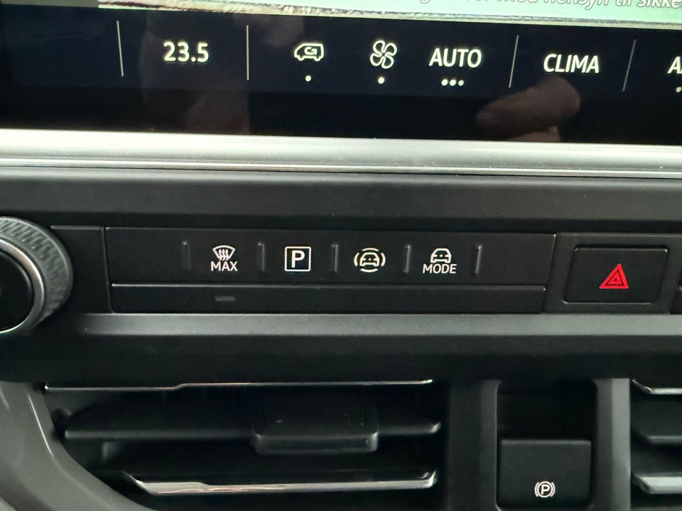 VW e-Caravelle Life LWB