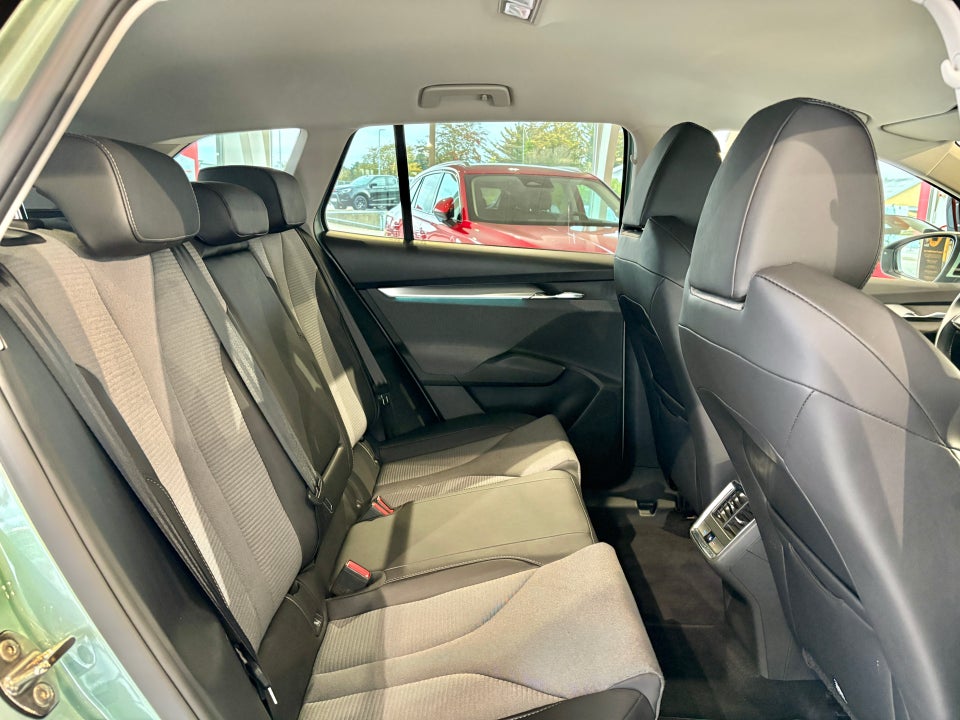 Skoda Enyaq 80 iV Loft 5d