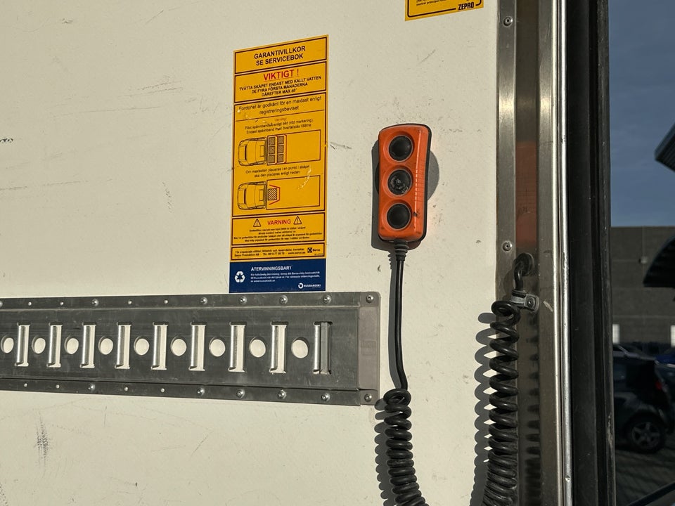 VW Crafter 35 2,0 TDi 177 Alukasse aut. 2d