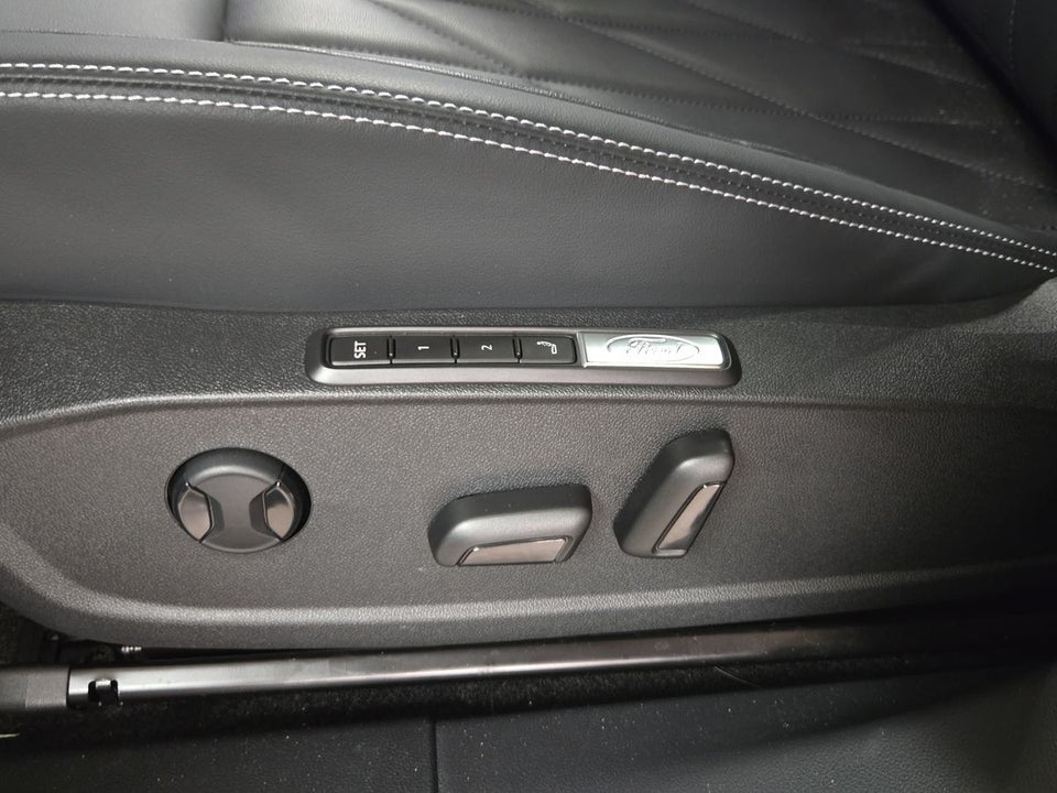 Ford Explorer 82 Premium Extended Range 5d