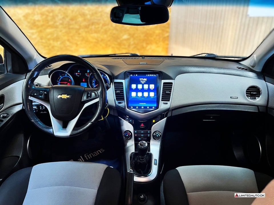 Chevrolet Cruze 2,0 VCDi 163 LS 4d