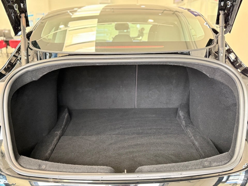 Tesla Model 3 RWD 4d