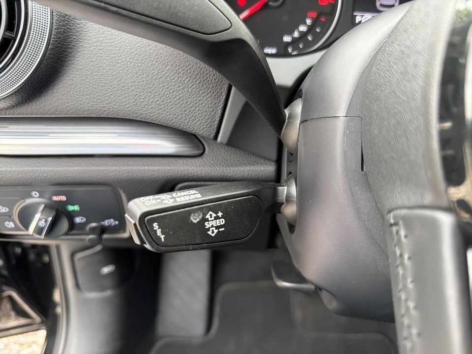 Audi A3 30 TDi Sport Limited Sportback S-tr. 5d