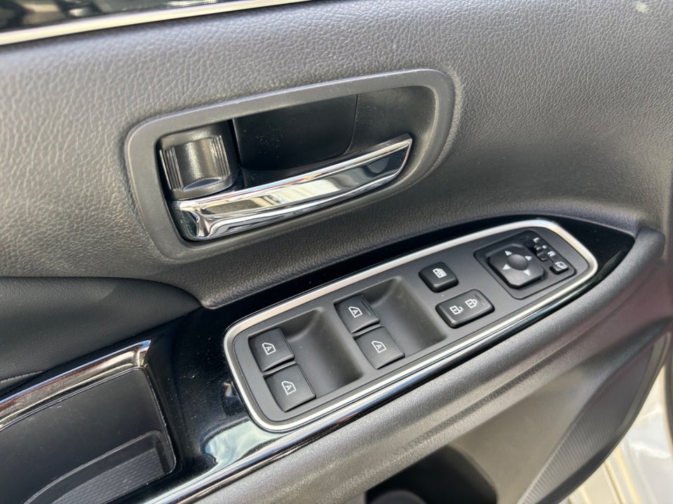 Mitsubishi Outlander 2,4 PHEV Intense CVT 4WD 5d