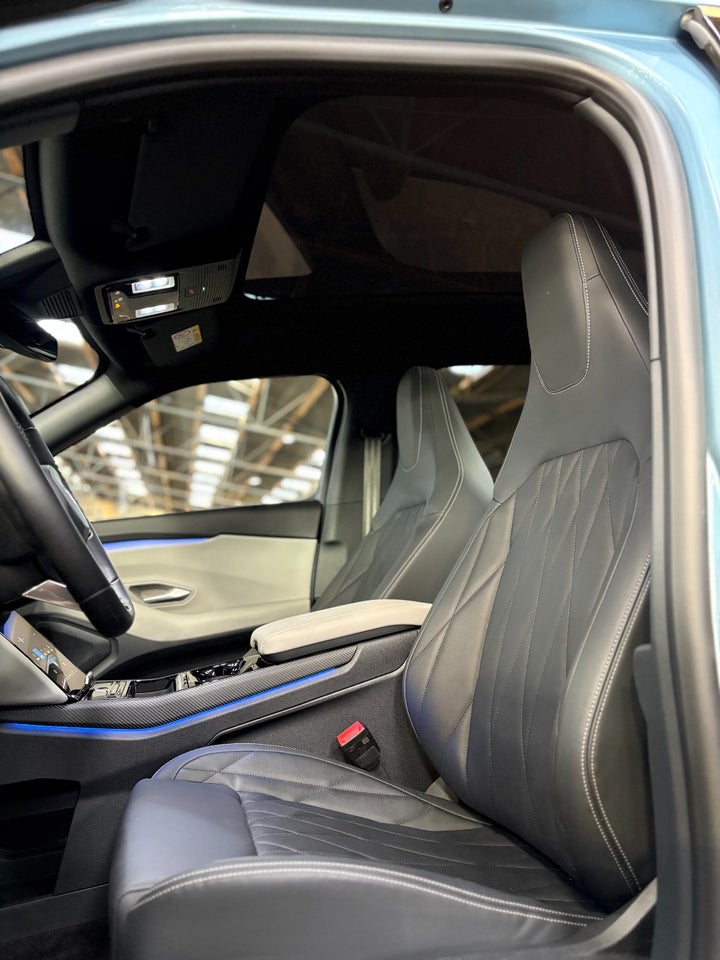 Ford Explorer 77 Premium Extended Range 5d