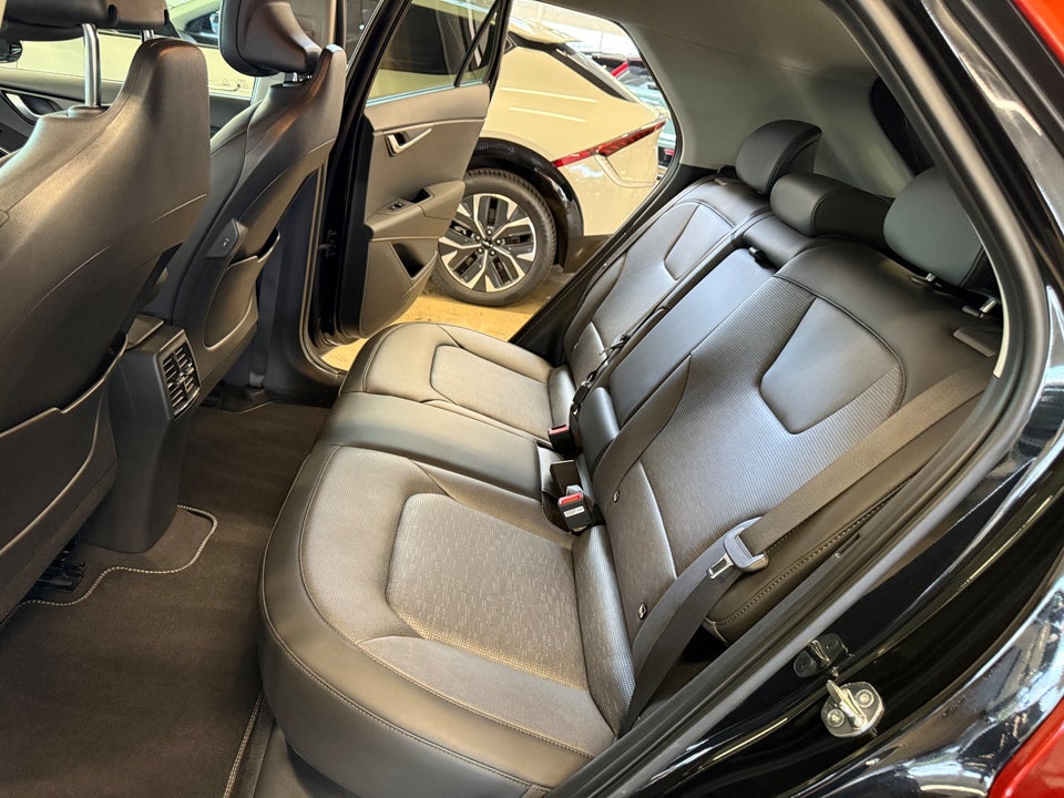 Kia Niro 64 EV Inspiration 5d