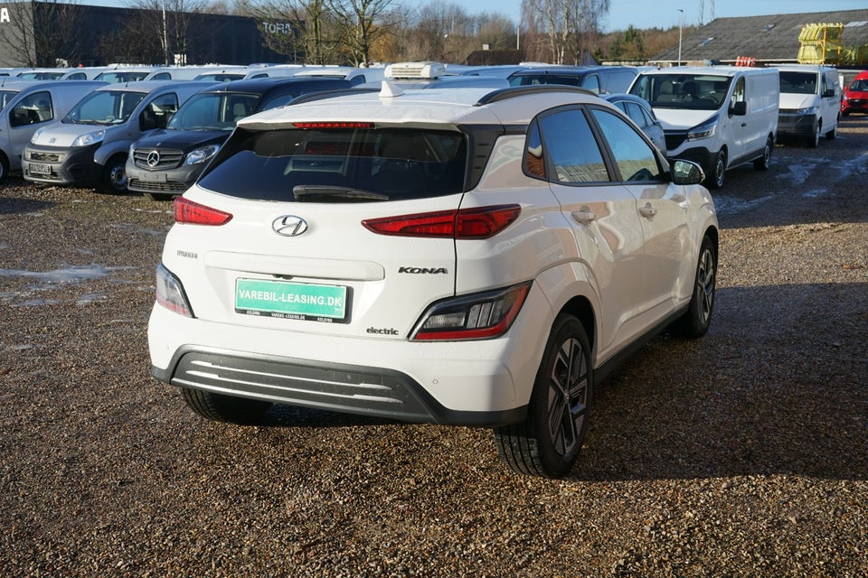 Hyundai Kona 64 EV Advanced Van 5d