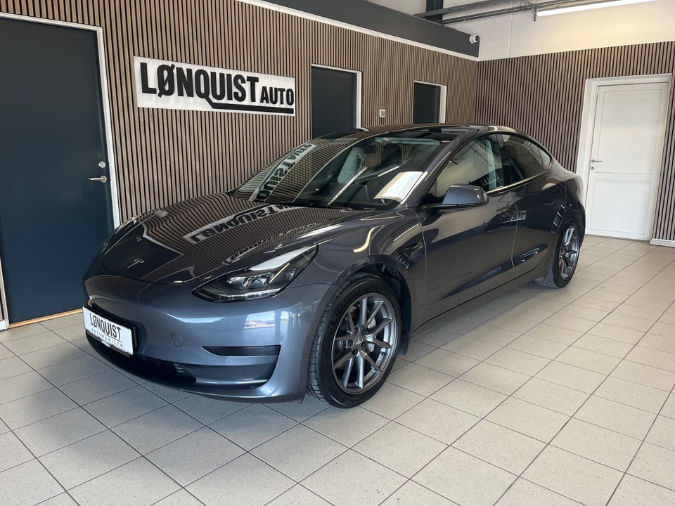 Tesla Model 3 Standard Range+ RWD 4d