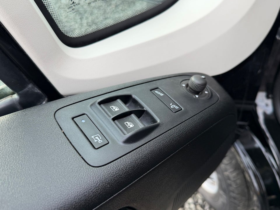 Citroën Jumper 35+ 2,2 BlueHDi 165 L2H2 FlexLine