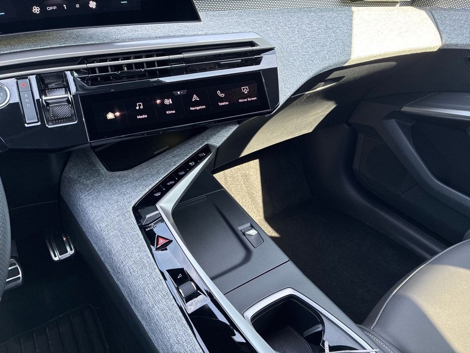 Peugeot e-5008 77 GT Pack 7prs 5d