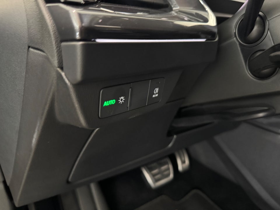 Audi Q4 e-tron 40 S-line 5d