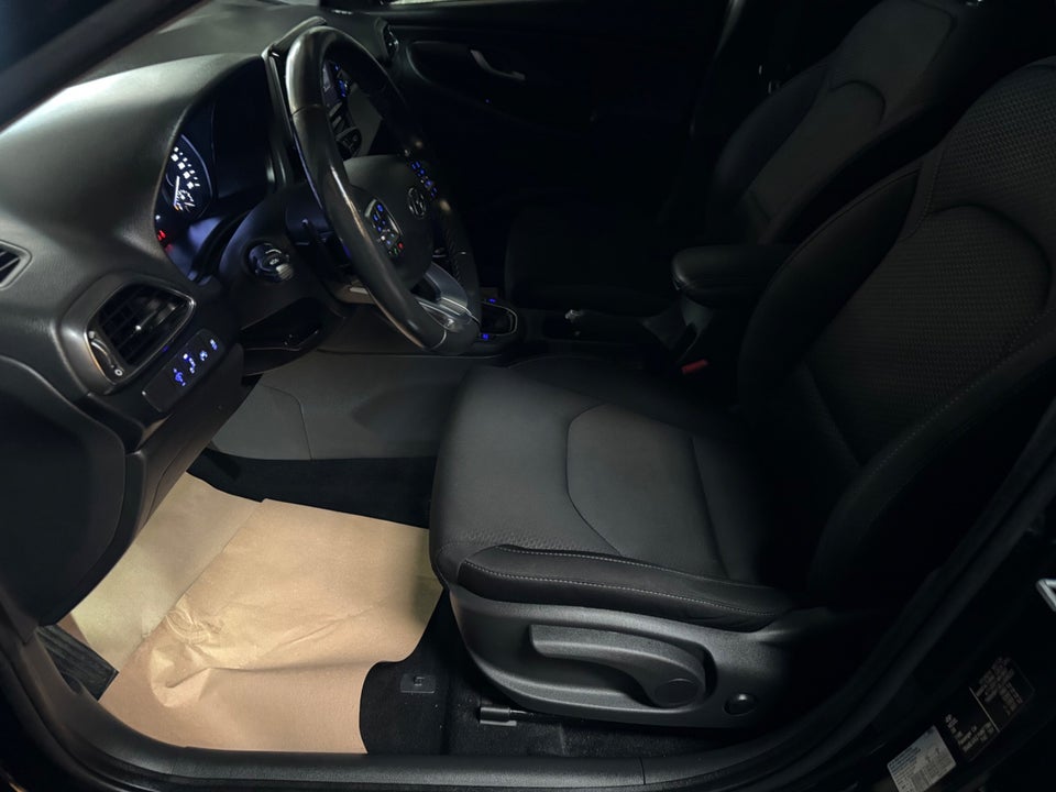 Hyundai i30 1,4 T-GDi Premium Fastback DCT 5d