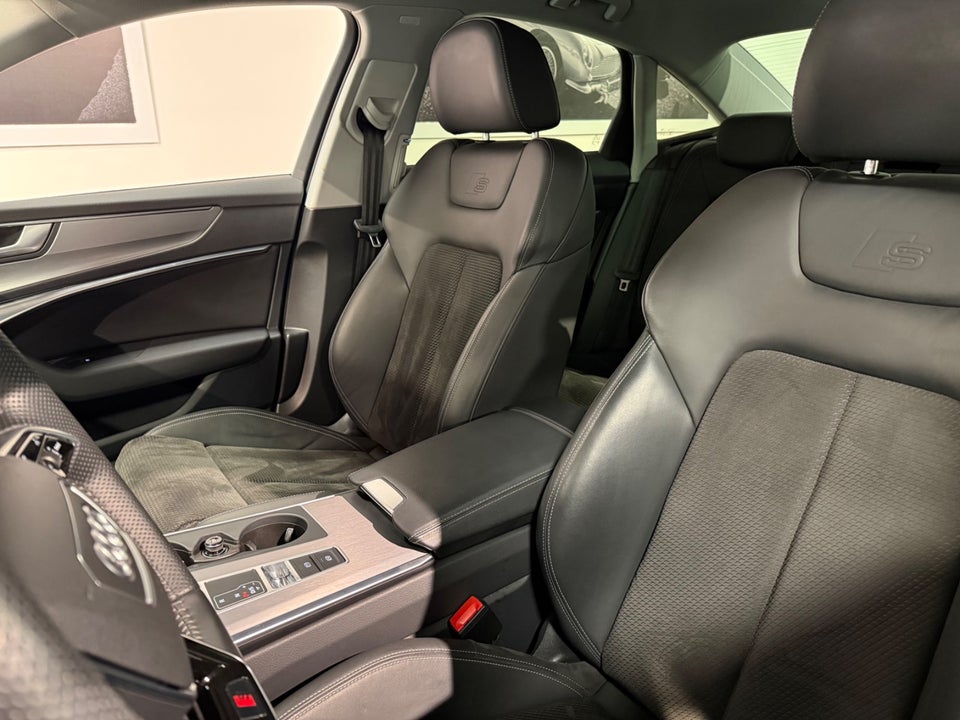 Audi A6 55 TFSi e S-line quattro S-tr. 4d