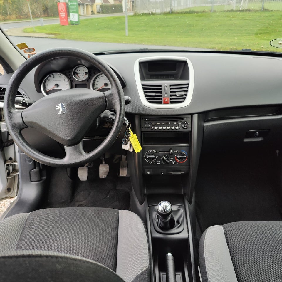 Peugeot 207 1,4 Comfort+ 5d