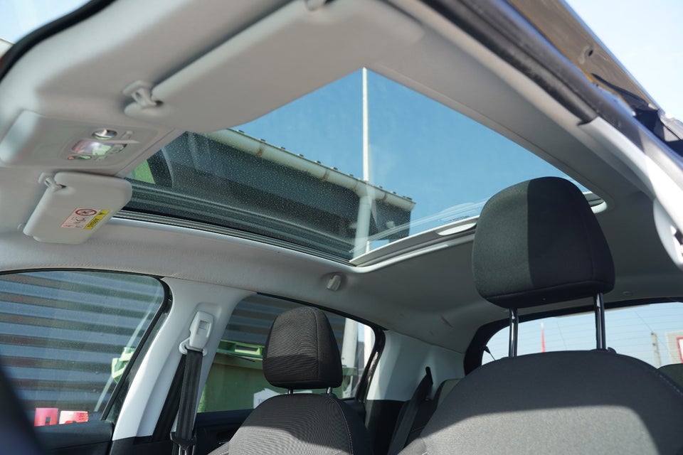 Peugeot 208 1,6 BlueHDi 100 Desire Sky 5d