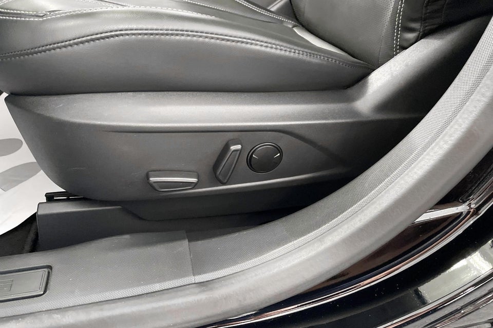 Ford Mustang Mach-E 70 Standard Range 5d
