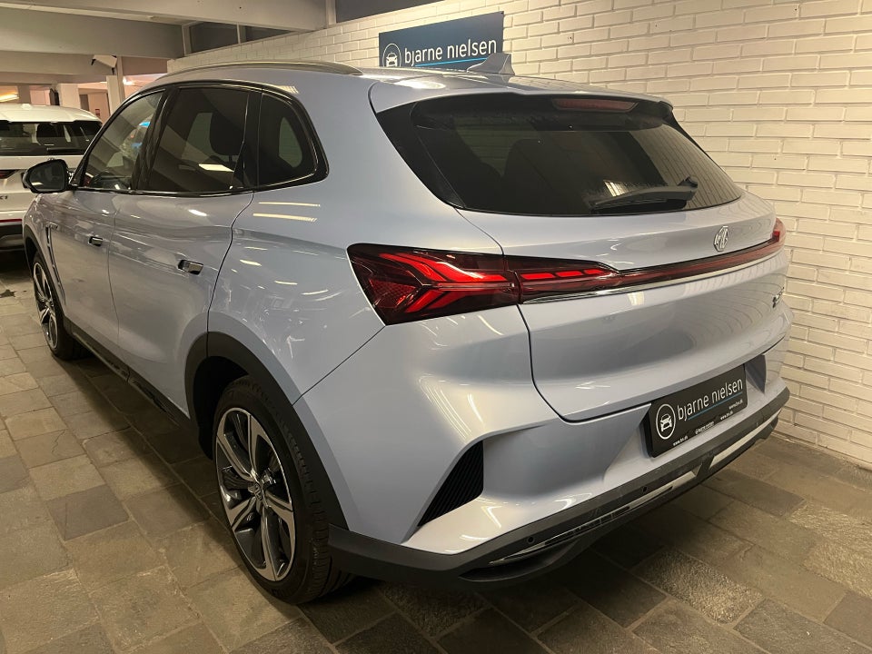 MG Marvel R Luxury 5d