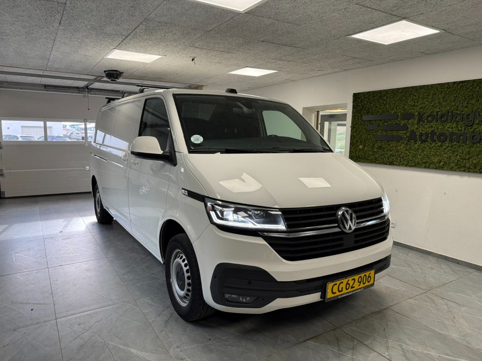 VW Transporter 2,0 TDi 150 Kassevogn DSG lang