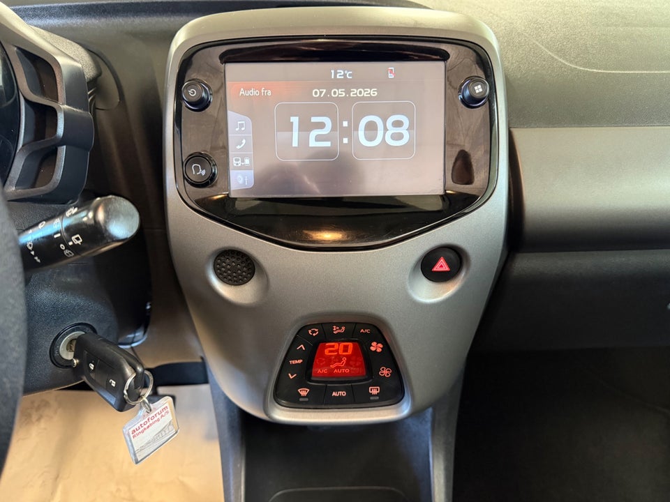 Toyota Aygo 1,0 VVT-i x-sky x-shift 5d
