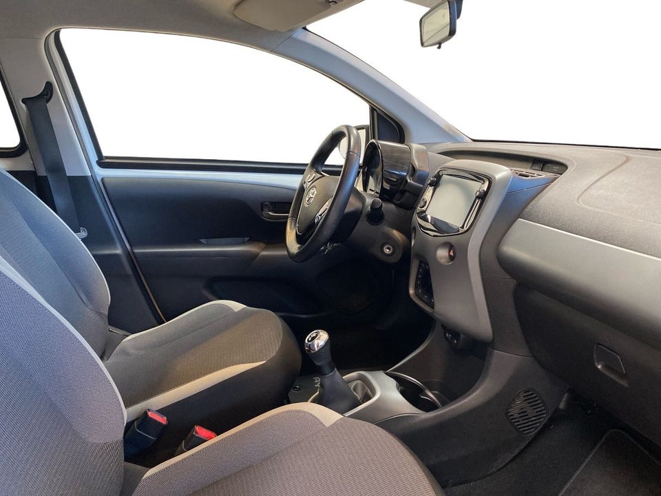 Toyota Aygo 1,0 VVT-i x-press 5d
