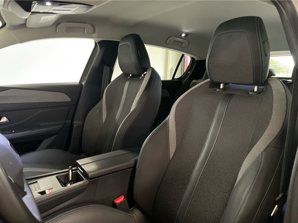 Peugeot 308 1,5 BlueHDi 130 Allure Pack EAT8 5d
