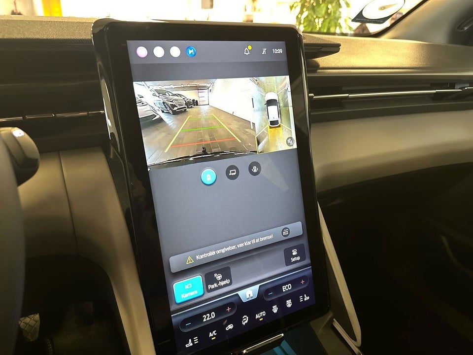 Ford Capri 82 Select Extended Range 5d