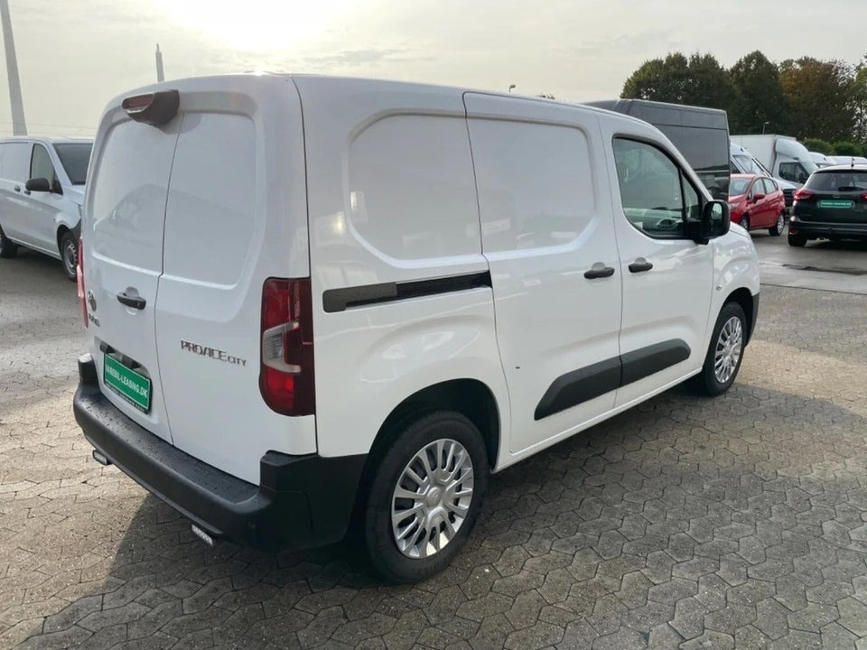 Toyota ProAce City 1,5 D 102 Medium Comfort 6d