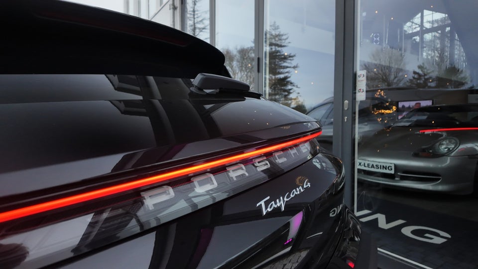 Porsche Taycan 4 Performance+ Cross Turismo 5d
