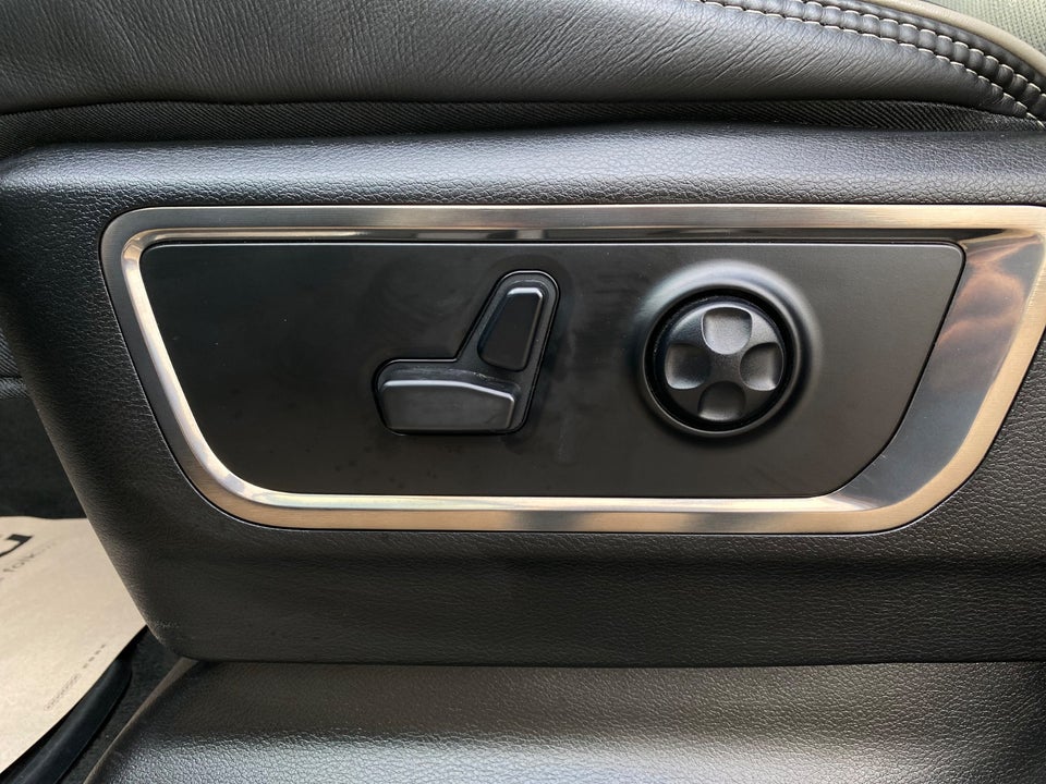 Dodge RAM 1500 5,7 V8 Hemi Limited Night aut. 4d