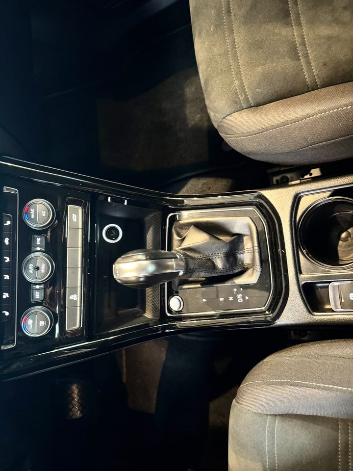 VW Touran 2,0 TDi 150 Highline DSG Van 5d