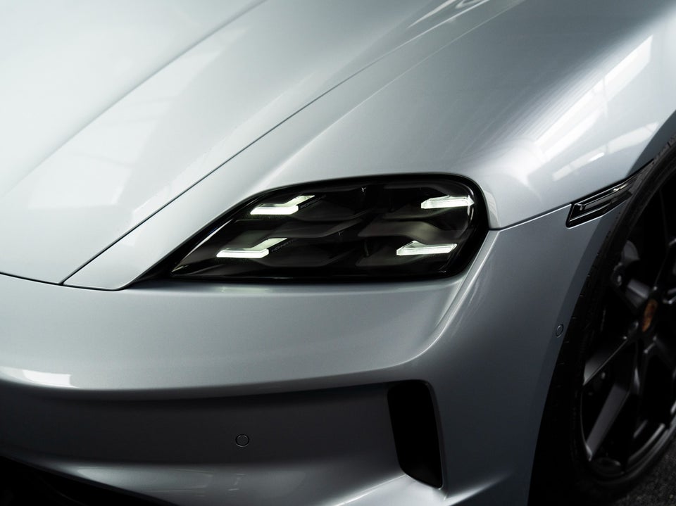 Porsche Taycan Performance+ Black Edition Sport Turismo 5d