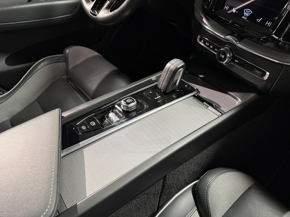 Volvo XC60 2,0 B4 197 R-Design aut. 5d