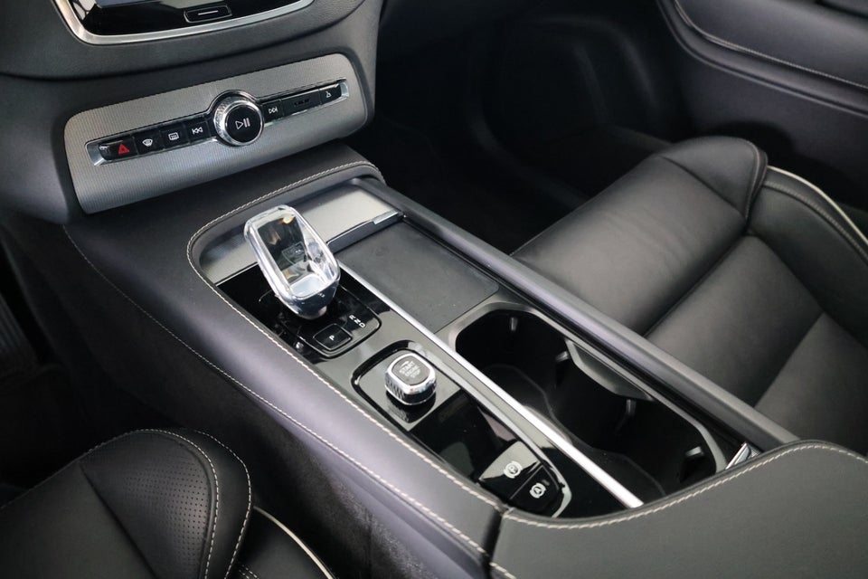 Volvo XC90 2,0 T8 ReCharge Ultimate Dark aut. AWD 7prs 5d