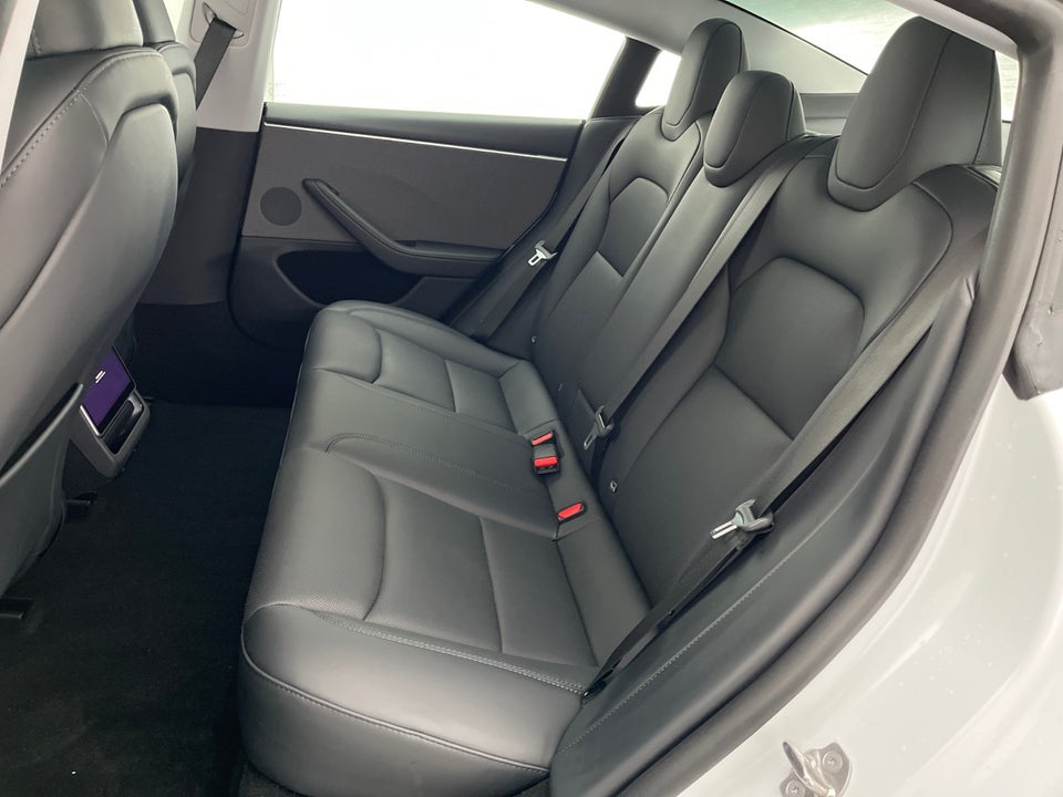 Tesla Model 3 RWD 4d