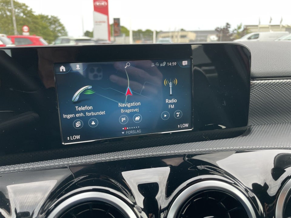 Mercedes A200 1,3 Progressive Line aut. 5d