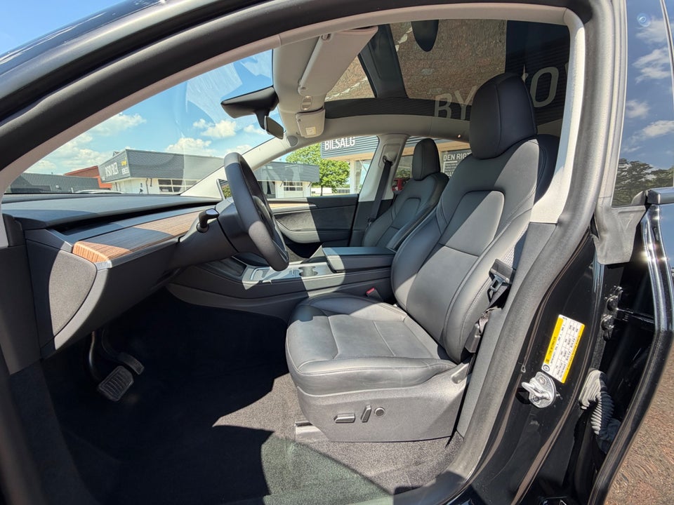 Tesla Model Y RWD 5d