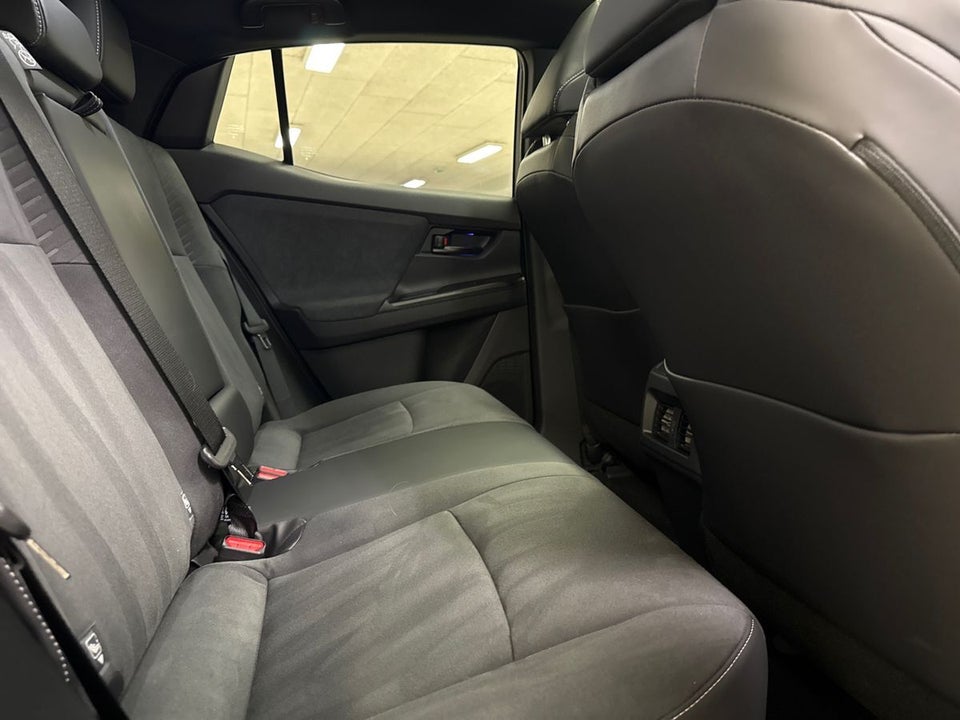 Toyota C-HR+ 77 Executive AWD 5d