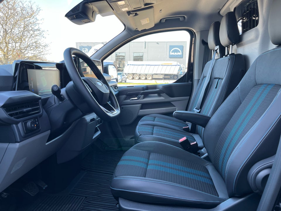 Ford Transit Custom 320L 64 Sport