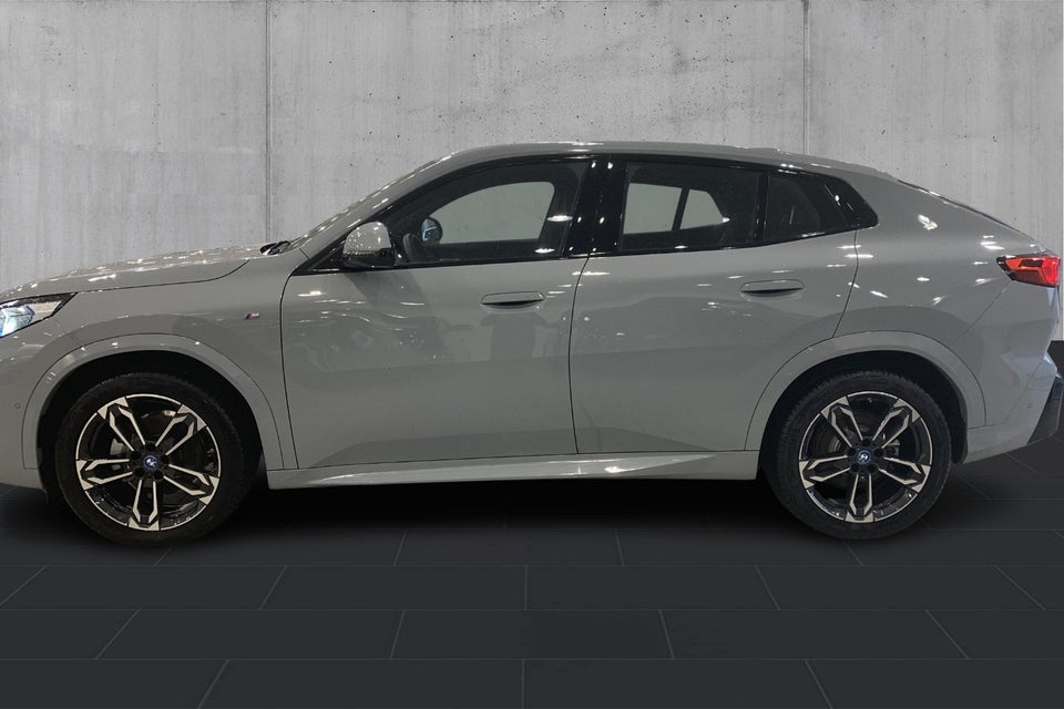 BMW iX2 eDrive20 M-Sport 5d