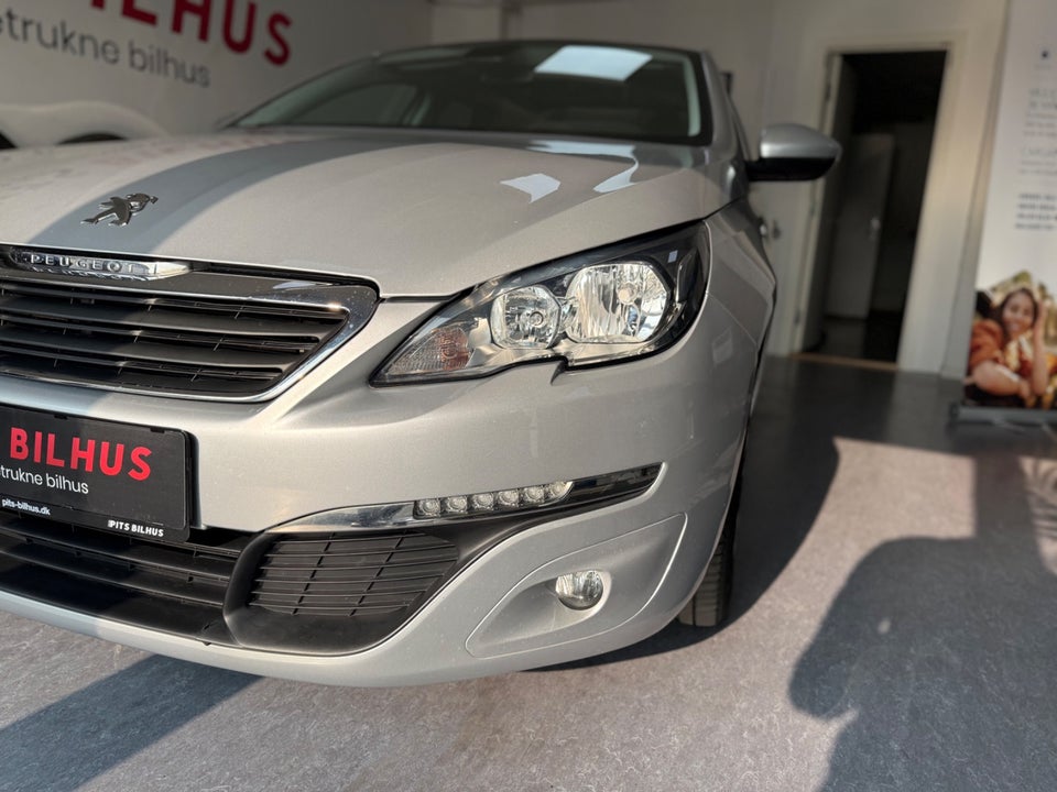 Peugeot 308 1,6 BlueHDi 120 Style Sky EAT6 5d