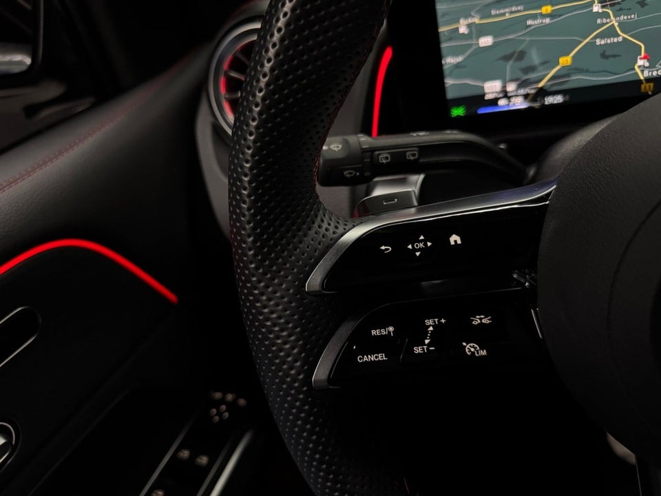 Mercedes EQB300 AMG Line 4Matic 7prs 5d