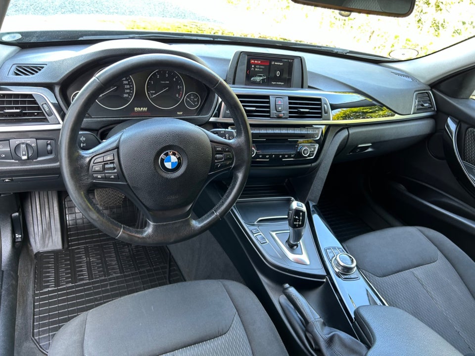 BMW 320d 2,0 Touring aut. 5d