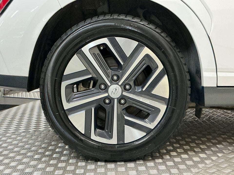 Hyundai Kona 39 EV Essential 5d