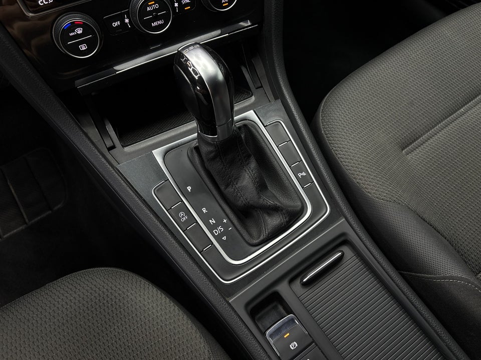 VW Golf VII 1,5 TSi 130 Highline Variant DSG 5d