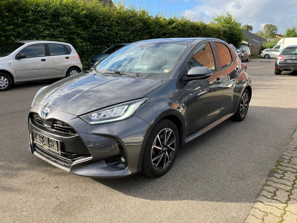 Toyota Yaris 1,5 Hybrid Active Tech e-CVT 5d