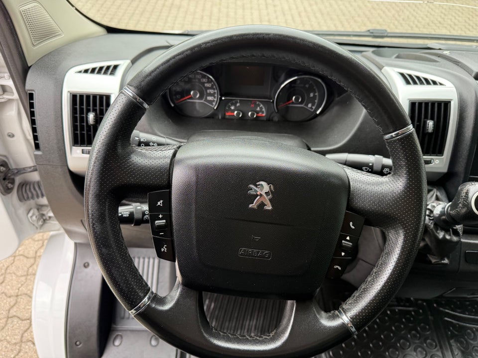 Peugeot Boxer 333 2,2 BlueHDi 140 L3H2 Premium